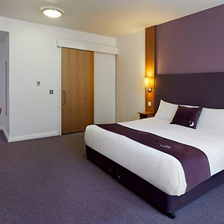 Premier Inn Liverpool John Lennon Airport 斯皮克 外观 照片