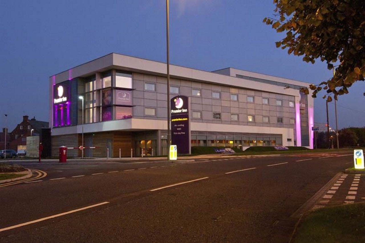 Premier Inn Liverpool John Lennon Airport 斯皮克 外观 照片