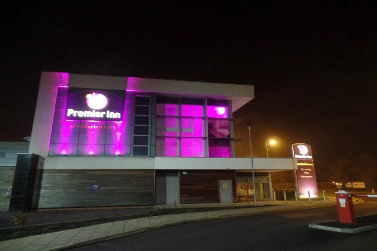 Premier Inn Liverpool John Lennon Airport 斯皮克 外观 照片