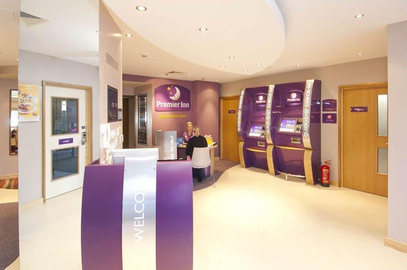 Premier Inn Liverpool John Lennon Airport 斯皮克 外观 照片