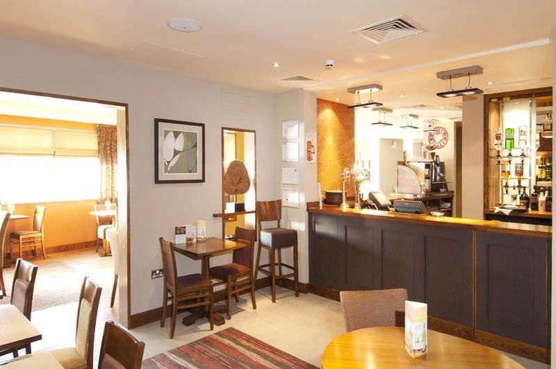 Premier Inn Liverpool John Lennon Airport 斯皮克 外观 照片